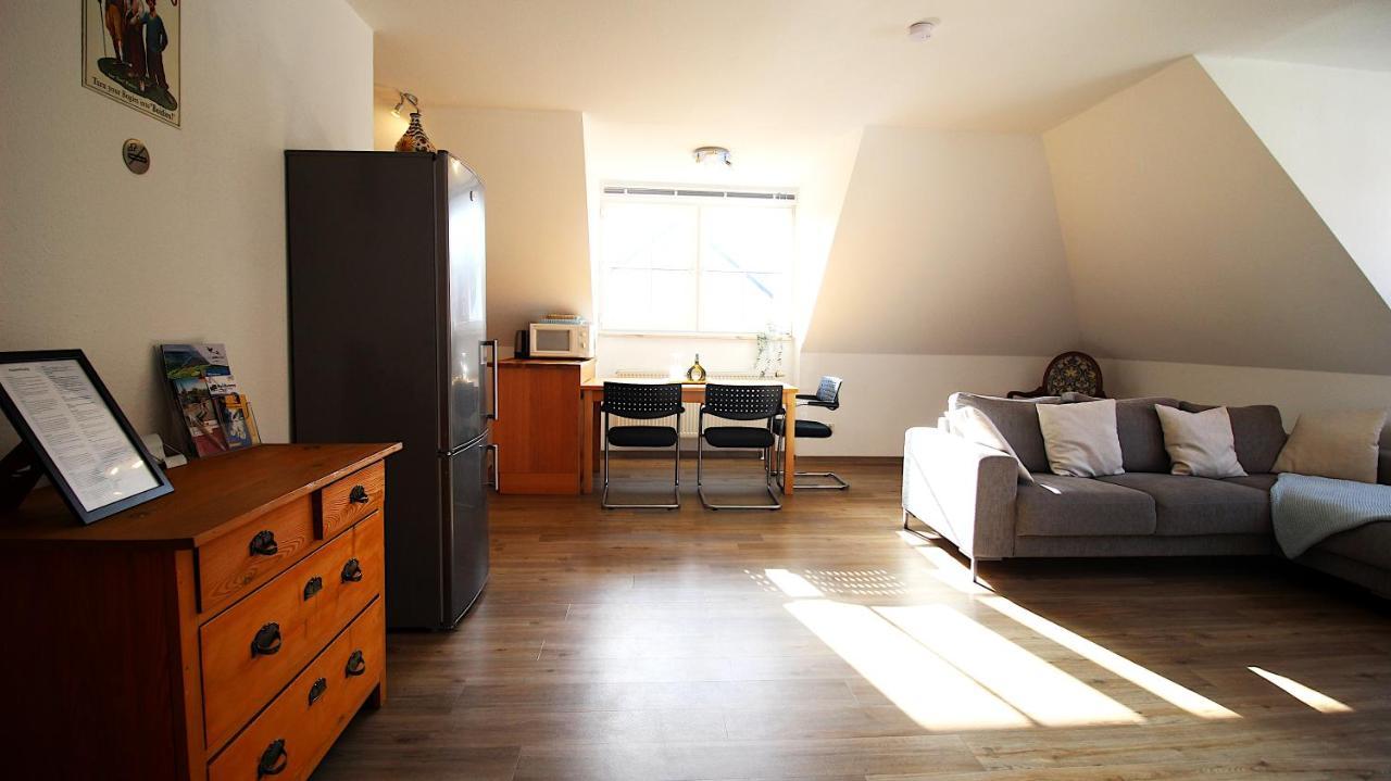 Homie Stay Zell - Apartment Mit Privatparkplatz Zell am Main Exteriör bild